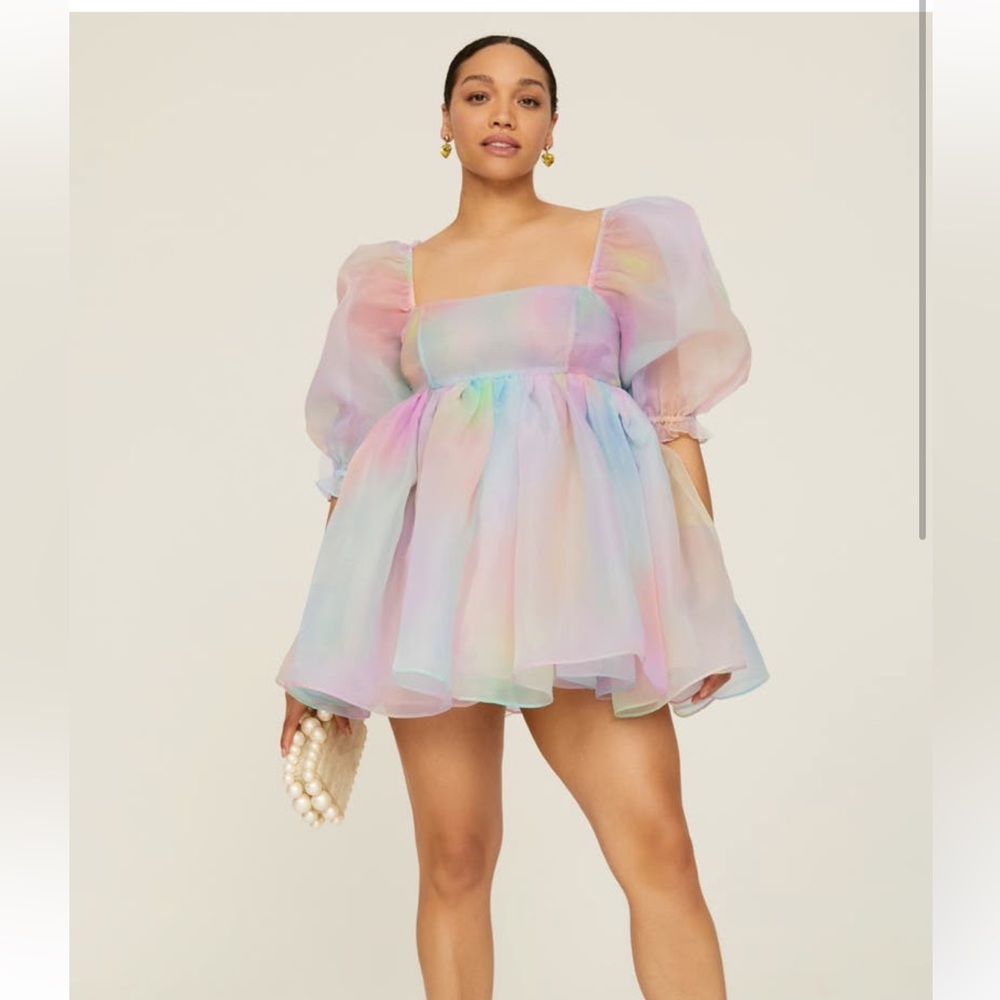 Selkie Rainbow Puff